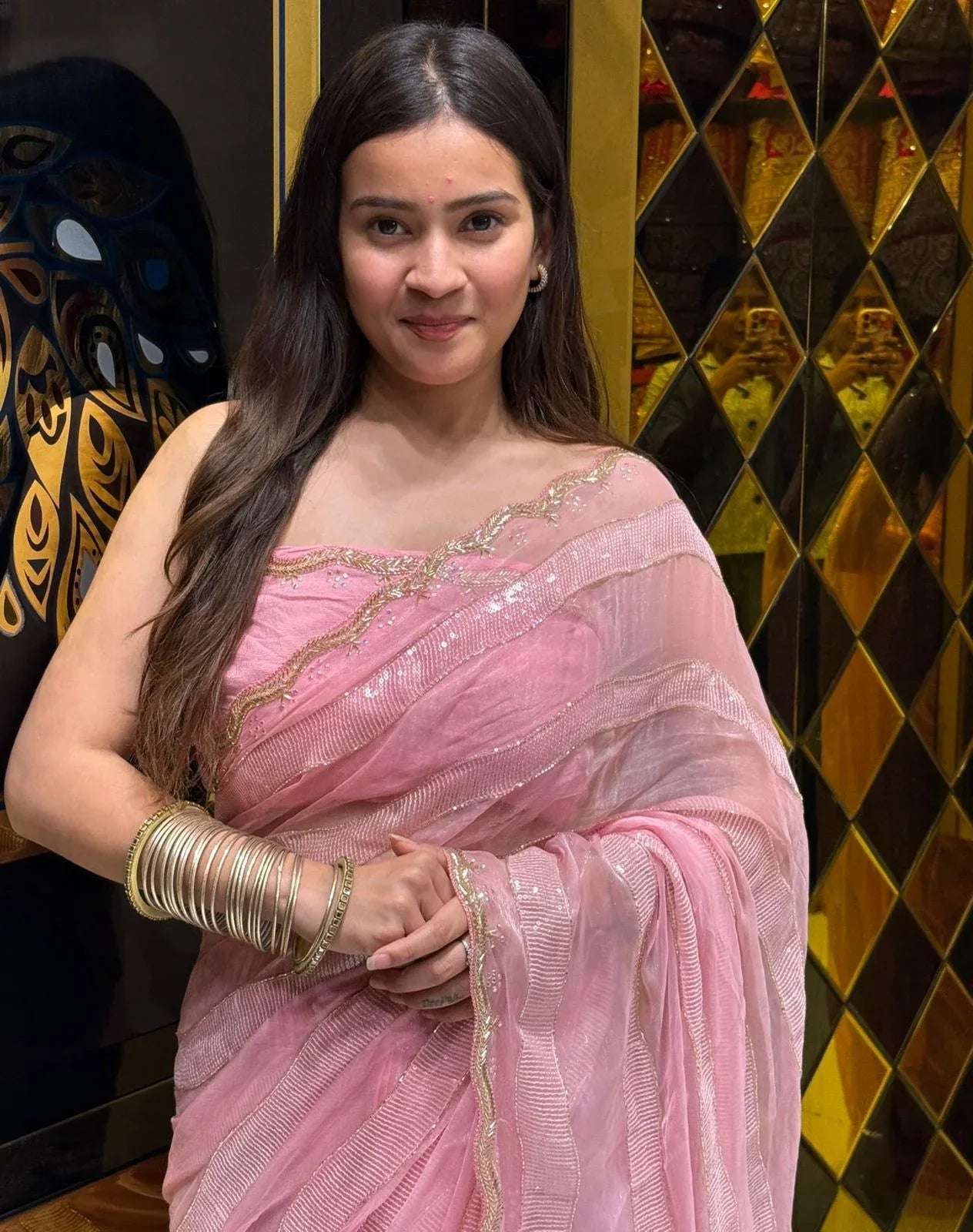 Elegant Pink  Handwork Partywear Saree (215)